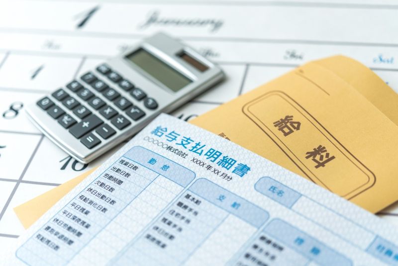 登録販売者の昇給は難しい？ポイントや実際の企業の昇給・手当を紹介