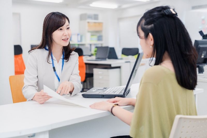 登録販売者試験の合格後にすべき手続きは？合格証受け取りから必要な研修まで解説