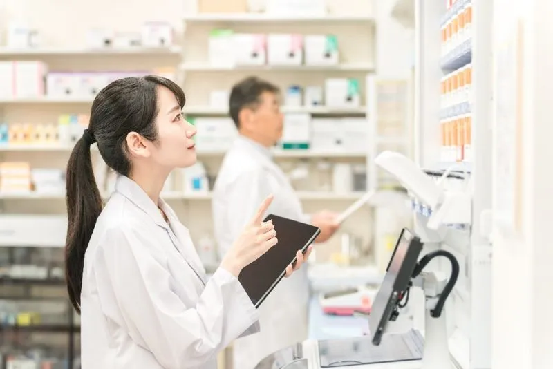 登録販売者で時短勤務は可能？実務経験への影響や職場選びのポイントを解説
